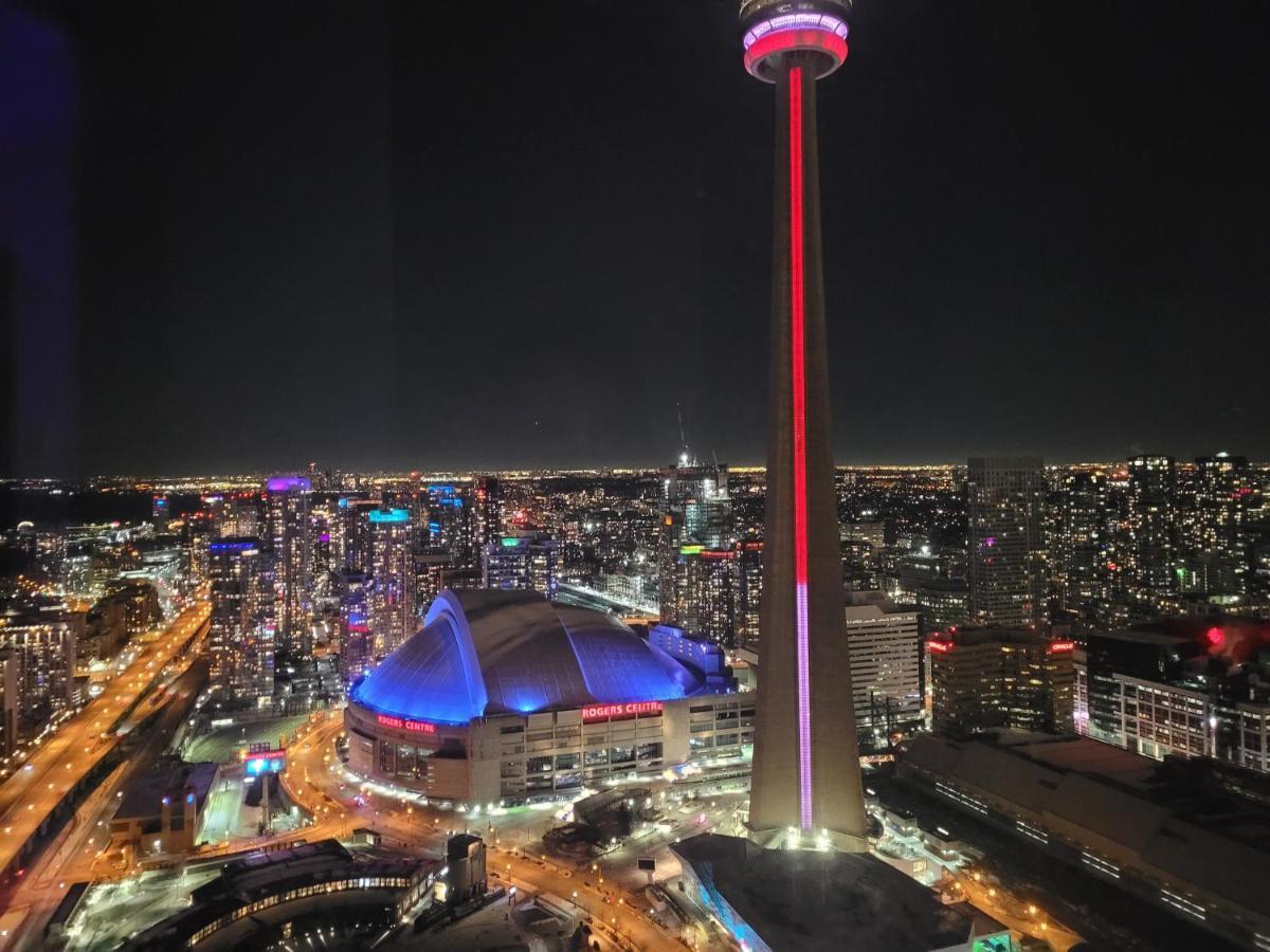 Two Bd Cn Tower And Lake Ontario View Toronto Exterior foto